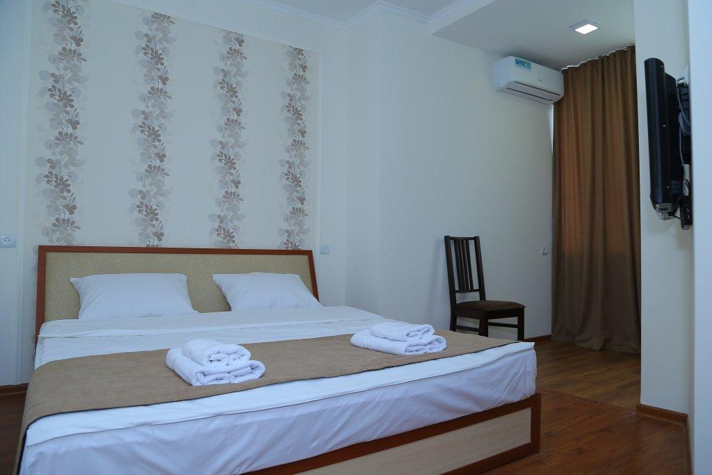 Merien Hotel Erevan Exterior foto